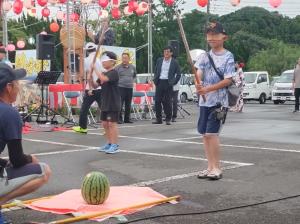 1牛堀地区納涼祭_スイカ割り.jpg