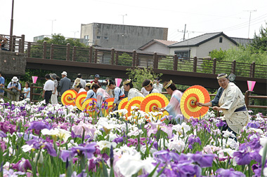 潮来祇園祭禮踊りの披露